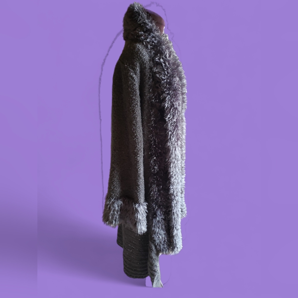 Noelle grey cardigan/sweater fringe-y faux fur one size - Picture 3 of 12